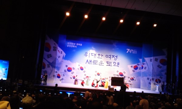 31ad90b69e02d92b1acda57fbbedb990_1448713